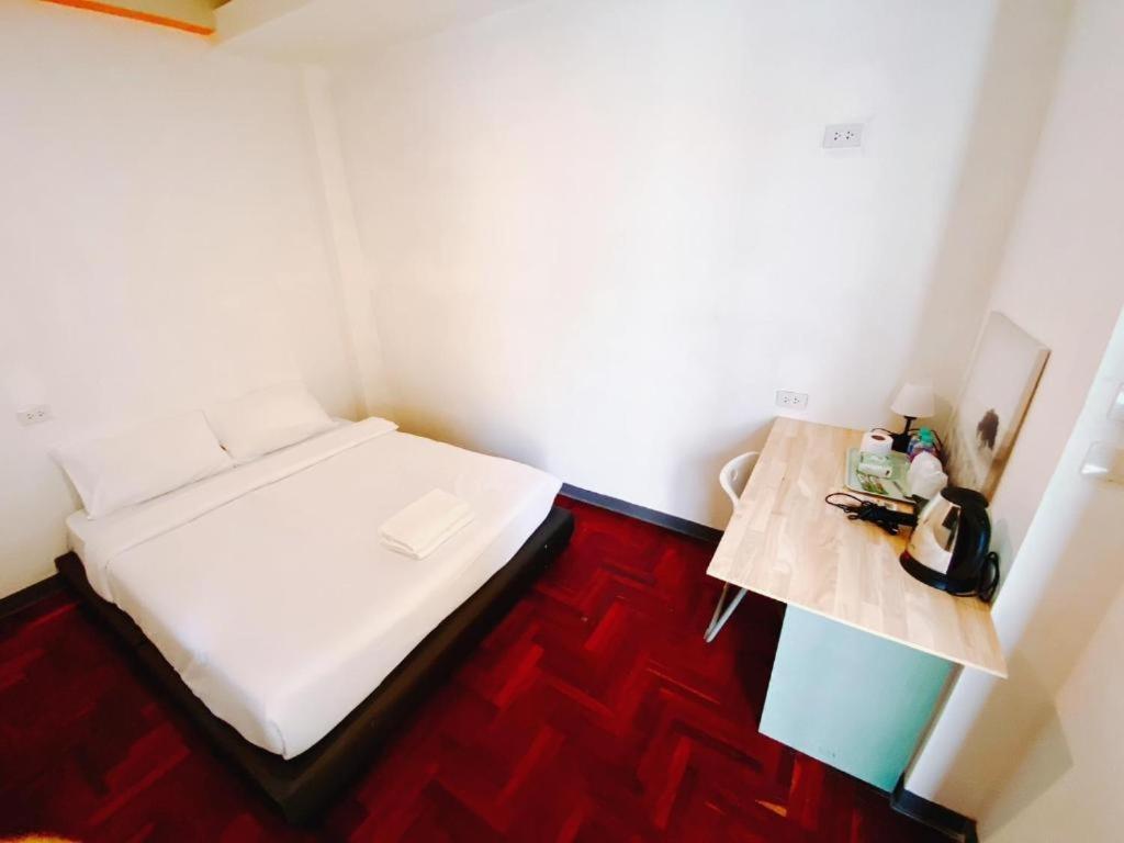 Go Inn Silom Bts Surasak Station V โกอินน์ สีลม Bts สถานีสุรศักดิ์ Bangkok Ngoại thất bức ảnh