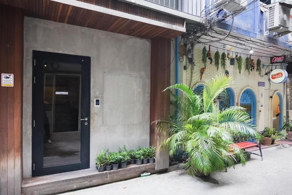 Go Inn Silom Bts Surasak Station V โกอินน์ สีลม Bts สถานีสุรศักดิ์ Bangkok Ngoại thất bức ảnh